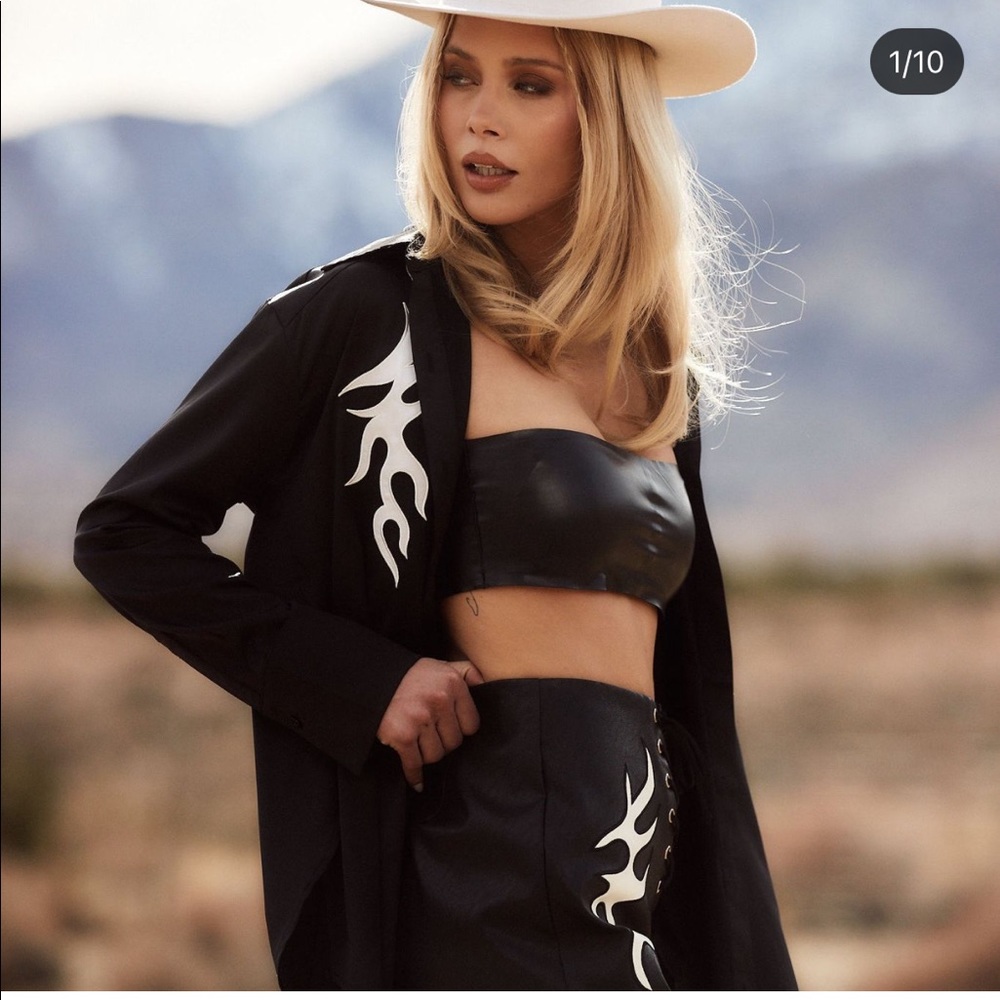 Black Danica Top